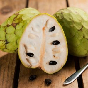 CHERIMOYA diverse varieta’ - da Settembre a Gennaio - con piccole code fino a Marzo/aprile..,